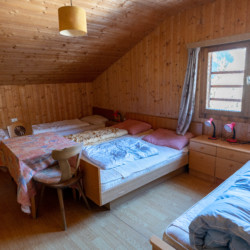 Schlafraum im Gruppenhaus Graahof für Jugendliche in Südtirol
