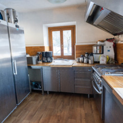 Küche im Gruppenhaus Graahof für Jugendliche in Südtirol
