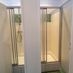 Badezimmer im Gruppenhaus Waldhof für Kinder und Jugendliche in Österreich