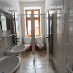 Badezimmer im Freizeitheim Waldhof für Kinder und Jugendliche in Österreich