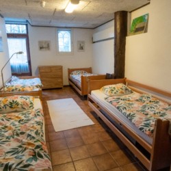 Vierbettzimmer im Freizeitheim für Kinder und behinderte Menschen in den Niederlanden