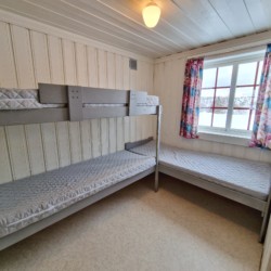 Schlafzimmer für Jugendgruppen im norwegischen Haus Blestolen in Alleinlage.