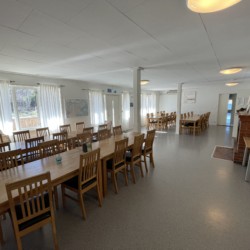Speisesaal im Haus Ängögarden in Schweden