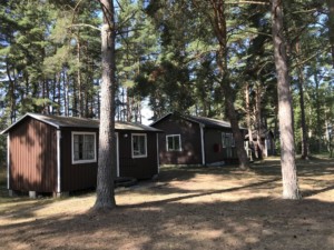 Gemütliche Schlafhütten im Freizeitheim Gustavs in Schweden