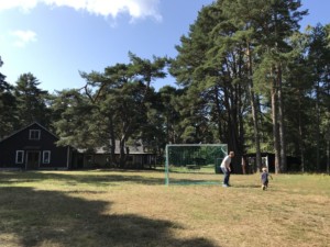 Fußball im Freizeitheim Gustavs Sommargård auf Gotland in Schweden