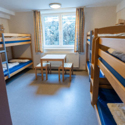 Schlafraum im deutschen Freizeitheim Heliand für Kinder und Jugendliche