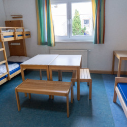 Schlafraum im deutschen Freizeitheim Heliand für Kinder und Jugendliche