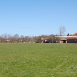Das Fußballfeld am Freizeithaus Solgarden Efterskole in Dänemark.
