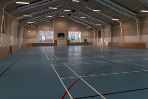 Die Sporthalle des Gruppenhauses Solgarden Efterskole in Dänemark.