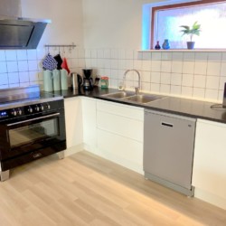 Küche im Freizeitheim Skovly Langeland für Kinder und Jugendliche in Dänemark