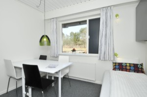 Ein Zimmer im Gruppenhaus Virksund in Dänemark.