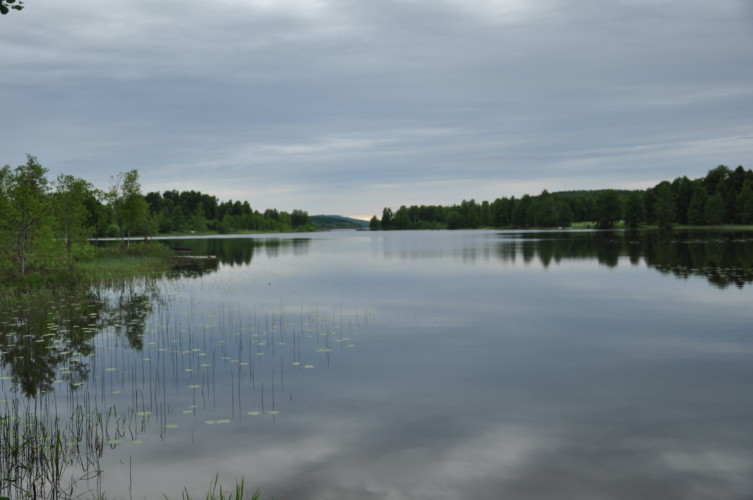 See in der schwedischen Natur - Kanutour