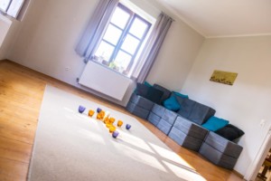 Gruppenraum im Freizeitheim Dornach in Bayern für Kinderfreizeiten