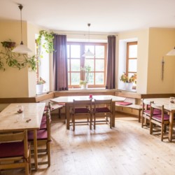 Speiseraum im Freizeitheim Dornach in Bayern für Kinderfreizeiten