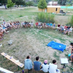 GRC1Treffpunkte im griechischen Feriencamp für Jugendfreizeiten direkt am Meer