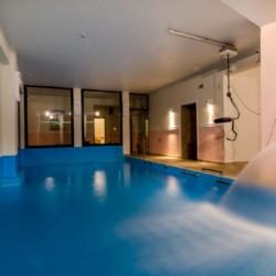 Das hauseigene Schwimmbad im Hotel Villa Olymp in Griechenland.