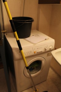 Eine Waschmaschine im norwegischen Freizeitheim Omlid.