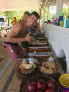 GRC1 Selbstversorger-Küche im griechischen Feriencamp für Jugendfreizeiten direkt am Mittelmeer