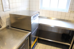 Die Küche für Selbstversorger im Freizeithaus De Putte in den Niederlanden.