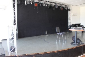 Bühne im Gruppenhaus Gulsrud in NOrwegen.