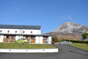 Das irische Freizeithaus Donegal Hostel für Kinder und Jugendgruppen am Berg Errigal Mountain.