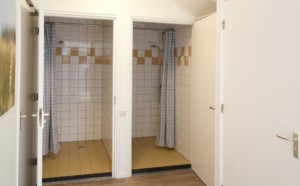 gute Duschen im handicapgerechtem Gruppenhaus. Niederländisches Handicaphaus für Rollifahrer Het Keampke Beuk