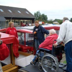 Bootfahren in der Nähe von dem handicapgerechten niederländischen Gruppenhaus Follenhoegh.