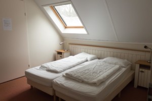 Die Zimmer im Freizeitheim Stins in den Niederlanden.