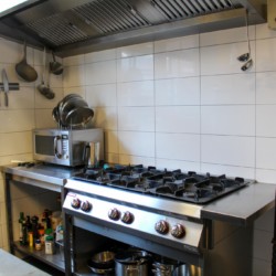 Küche im niederländischen Freizeithotel für Gruppen KOM!