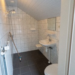 Barrierefreies Badezimmer im barrierefreien Gruppenhaus Kievitsnest in den Niederlanden für behinderte Menschen