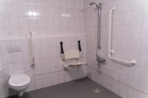 Die handicapgerechte Dusche im Gruppenhaus Kievitsnest in den Niederlanden.