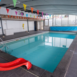 Schwimmbad im Freizeitheim Lohr für Kinder und Jugendliche in den Niederlanden