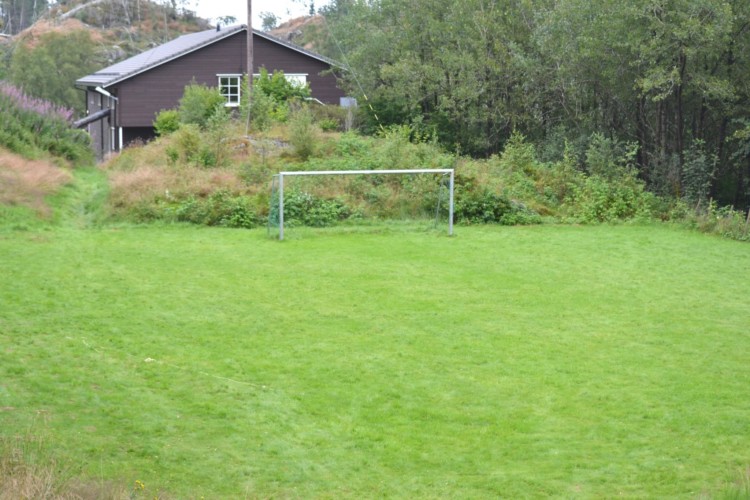 Das Außengelände des norwegischen Gruppenhauses Fjelltun Leirsted.