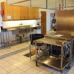 Profi-Küche im norwegischen Gruppenhaus Gulsrud Leirsted direkt am See für Kinderfreizeiten