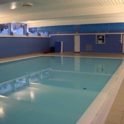 Schwimmbad im Haus Knaben Leirskole in Norwegen