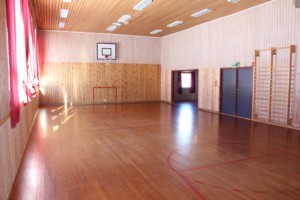 Die Indoor Sporthalle des Freizeithauses Knaben Leirskole in Norwegen.