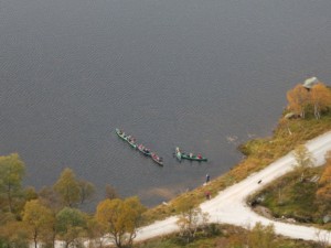 Die Kanus des norwegischen Hauses Knaben Leirskole.