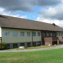 Das norwegische Freizeitheim Degernes Misjonsgård am See.