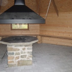 Im Außenbereich des Gruppenhauses Kvinatun in Norwegen befindet sich zudem ein "Lavo."