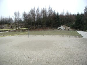 Volleyballplatz am norwegischen Freizeitheim Ognatun Ungdomssenter
