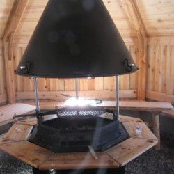 Die Lagerfeuerhütte des Gruppenhauses Undeland in Norwegen.