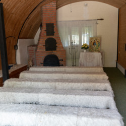 delw Kapelle im Rollihaus für Behinderte an der Ostsee Lehmhaus Wisch.