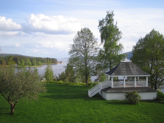 Das schwedische Freizeithaus Berga Gård bietet den Gruppen einen Pavillon.