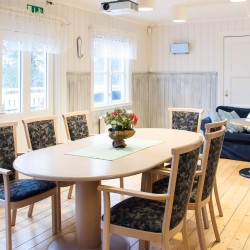 Gruppenraum im Freizeitheim Brittebo in Schweden für Kinder und Jugendliche am See