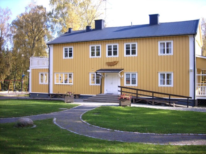 Das schwedische Gruppenhaus Brittebo Lägergård für Kinder und Jugendliche.