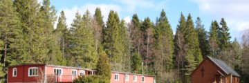 Das Freizeitheim Berghems in Schweden von außen .