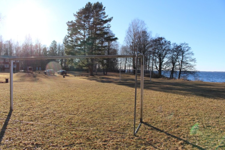 Außengelände vom schwedischen Freizeitheim Däldenäs direkt am See für Jugendfreizeiten