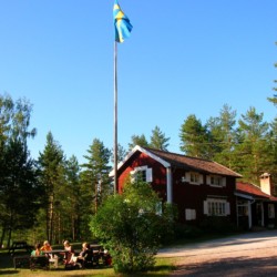 Das Haus Ensro Lägergård in Schweden.