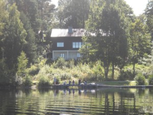 Das schwedische Freizeitheim für Kinder und Jugendreisen Greagarden am See.
