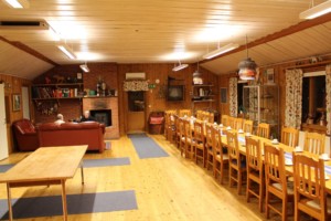 Speisesaal des schwedischen Freizeithauses Gussjöstugan.